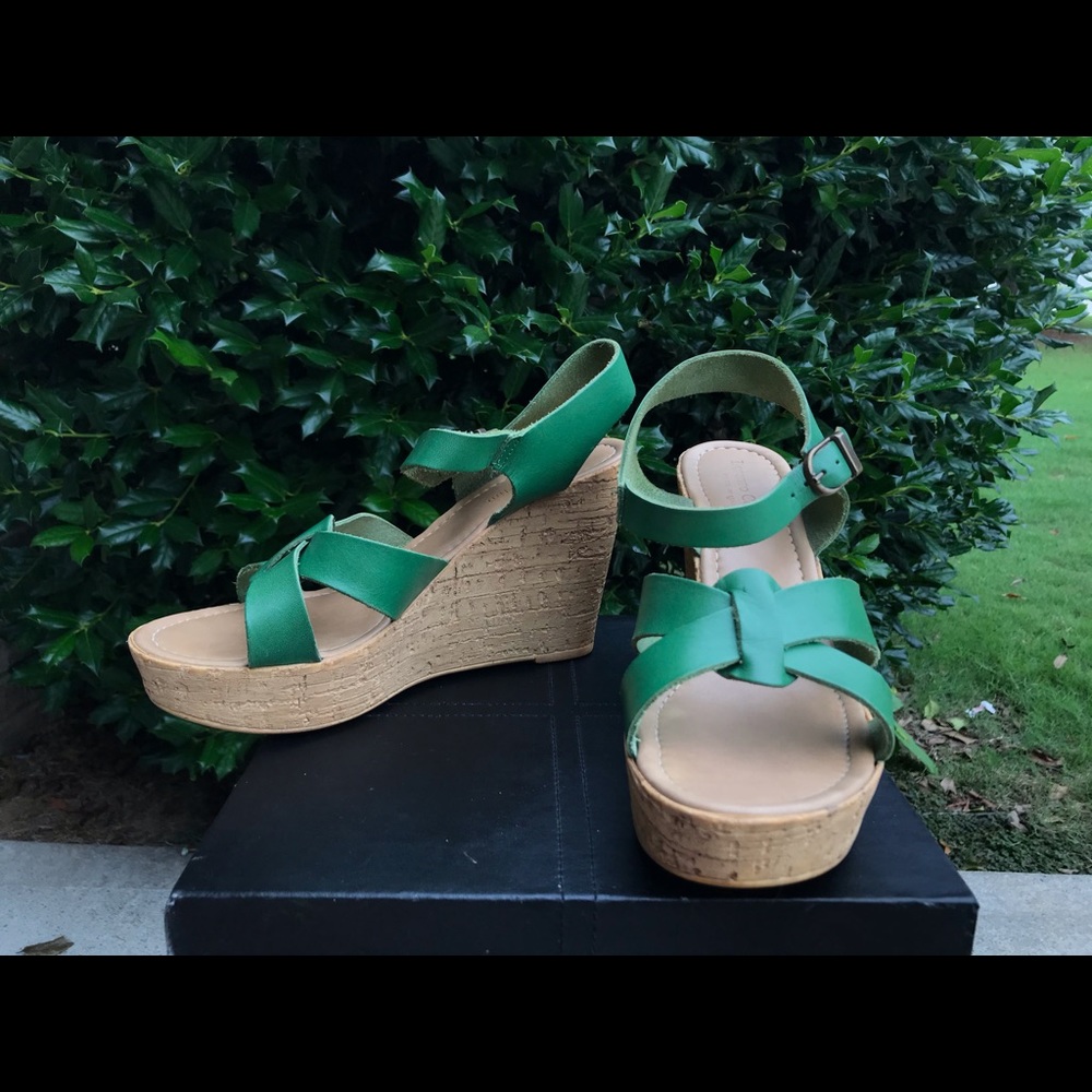 Lorenzo Chelini Strappy Leather Kelly Green Wedge